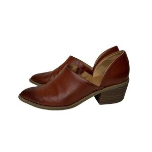 Universal Thread Women's Ankle Bootie Size 7.5 Rylie‎ Brown Slip on
